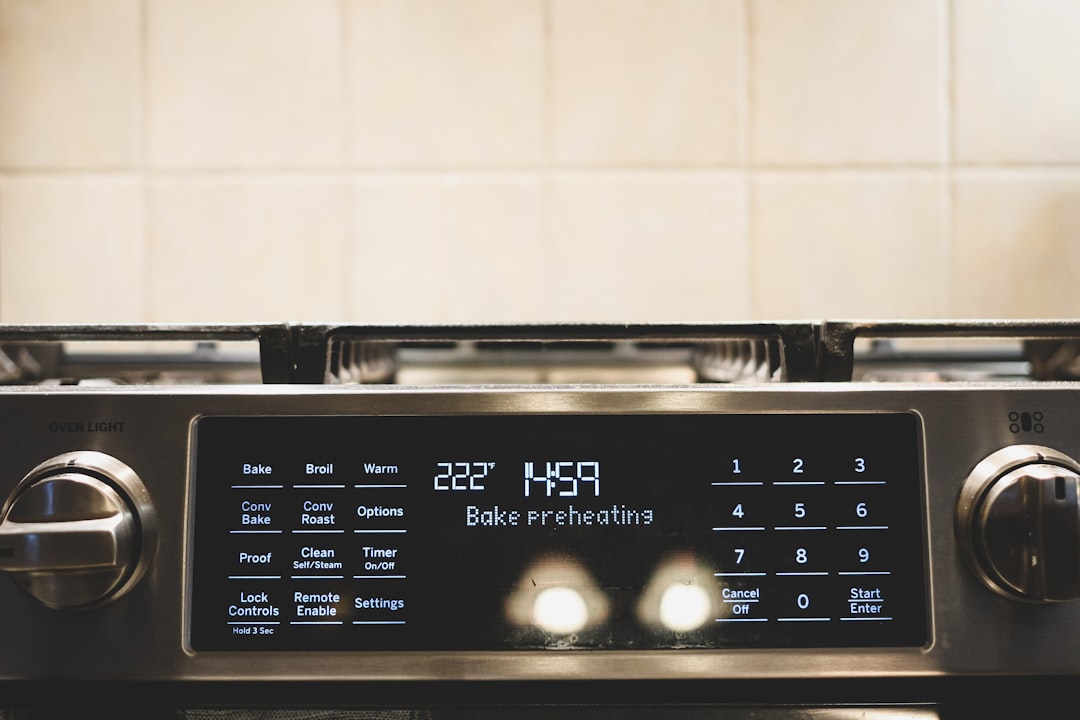 "Top Modern Kitchen Gadgets and Smart Appliances to Simplify Your Cooking"