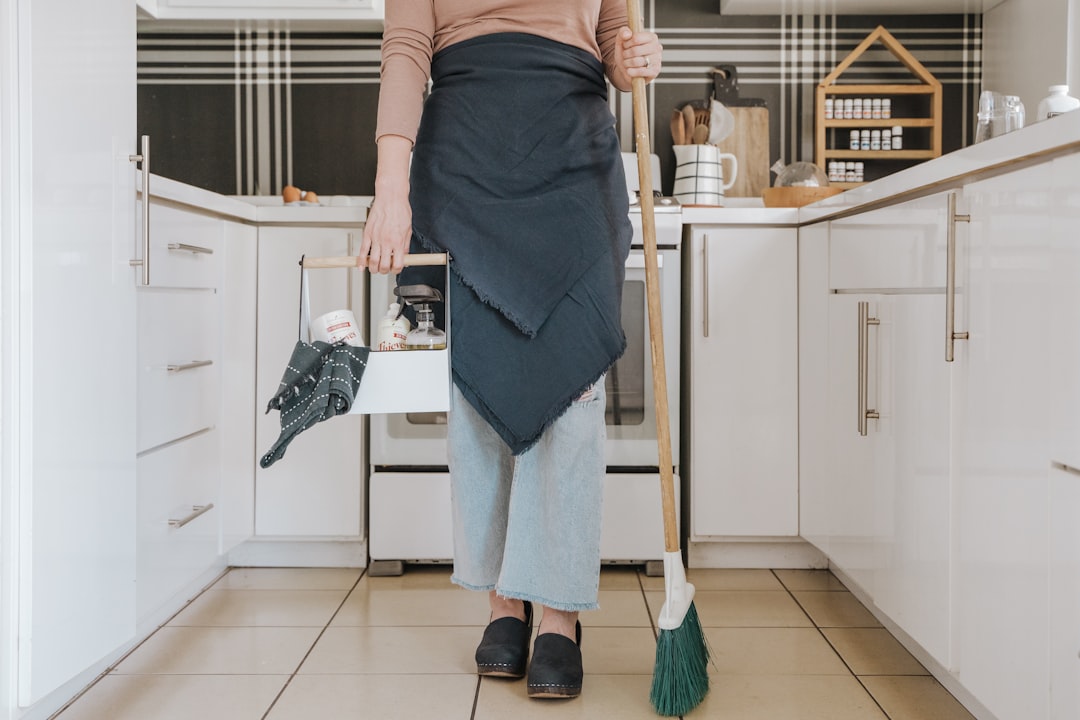 Optimizing Home Cleaning with Efficient, Sustainable Floor Cleaning Tools and Techniques