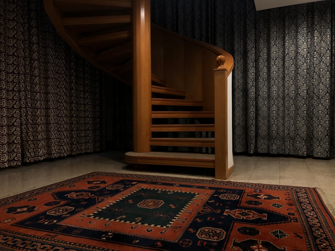 Choosing the Perfect Area Rug: Expert Tips for Style, Function, and Room Transformation