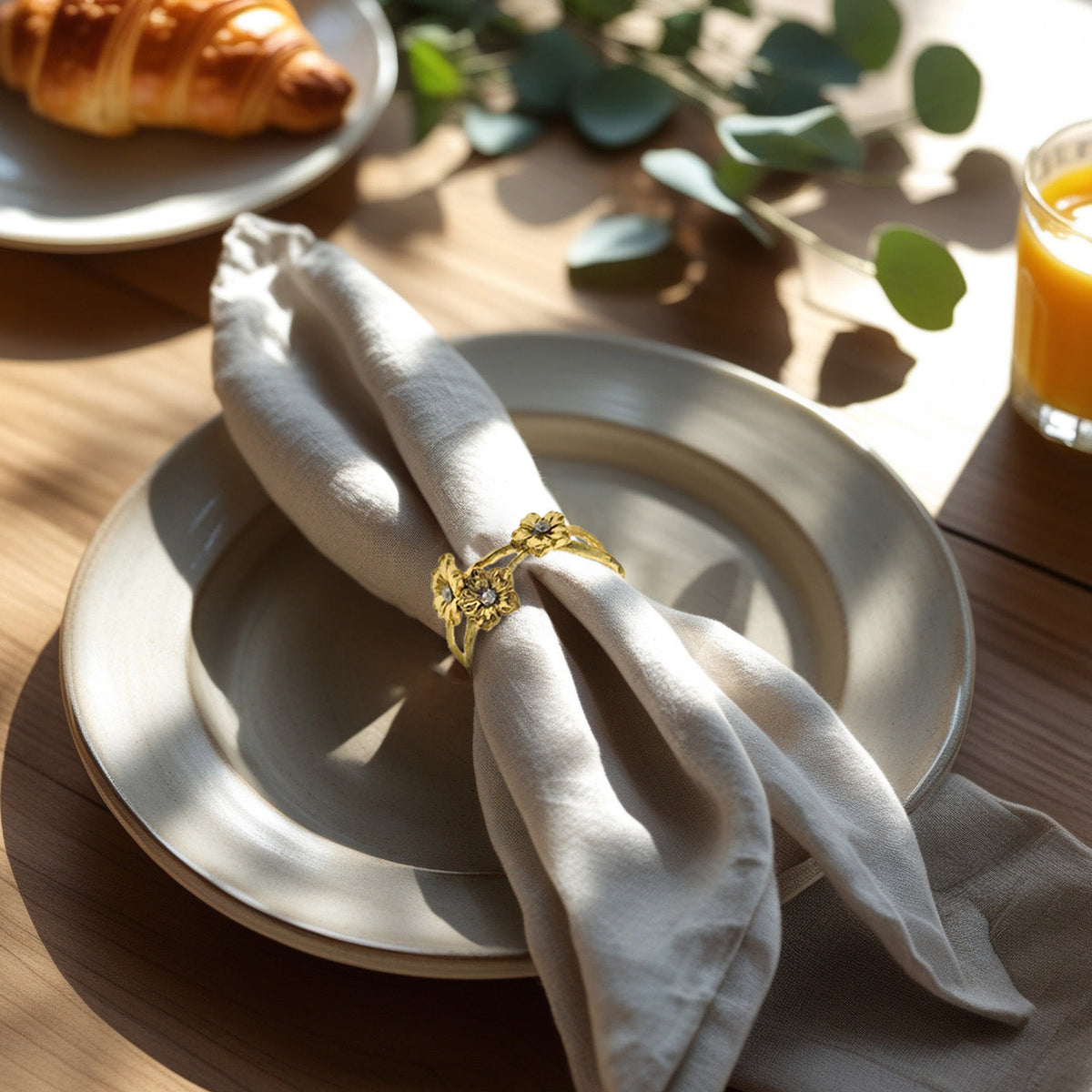 Napkin Rings in Gold Flower Design - Set of 4 – Homenkitchenshop