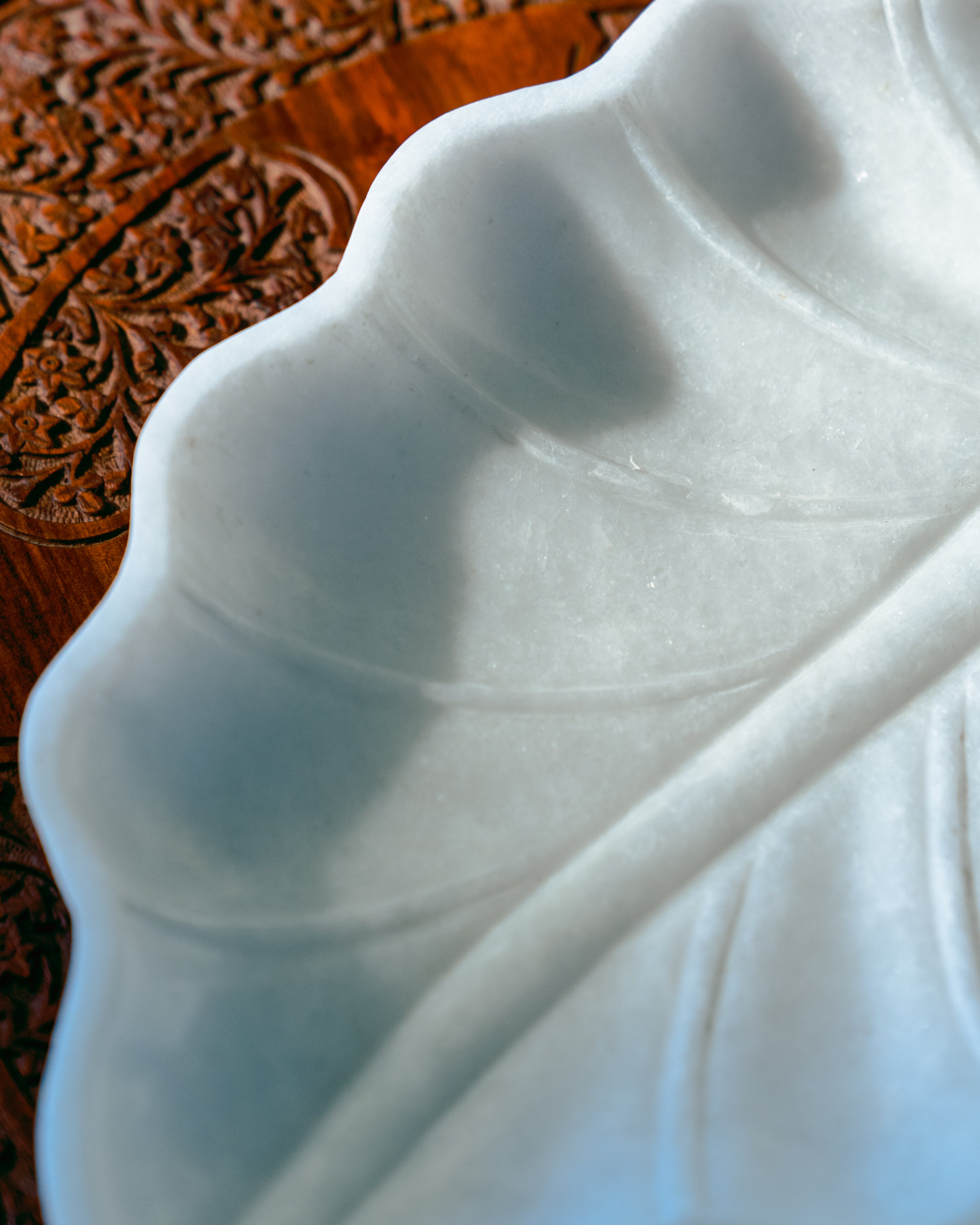 White Makrana Marble Peepal Leaf Bowl