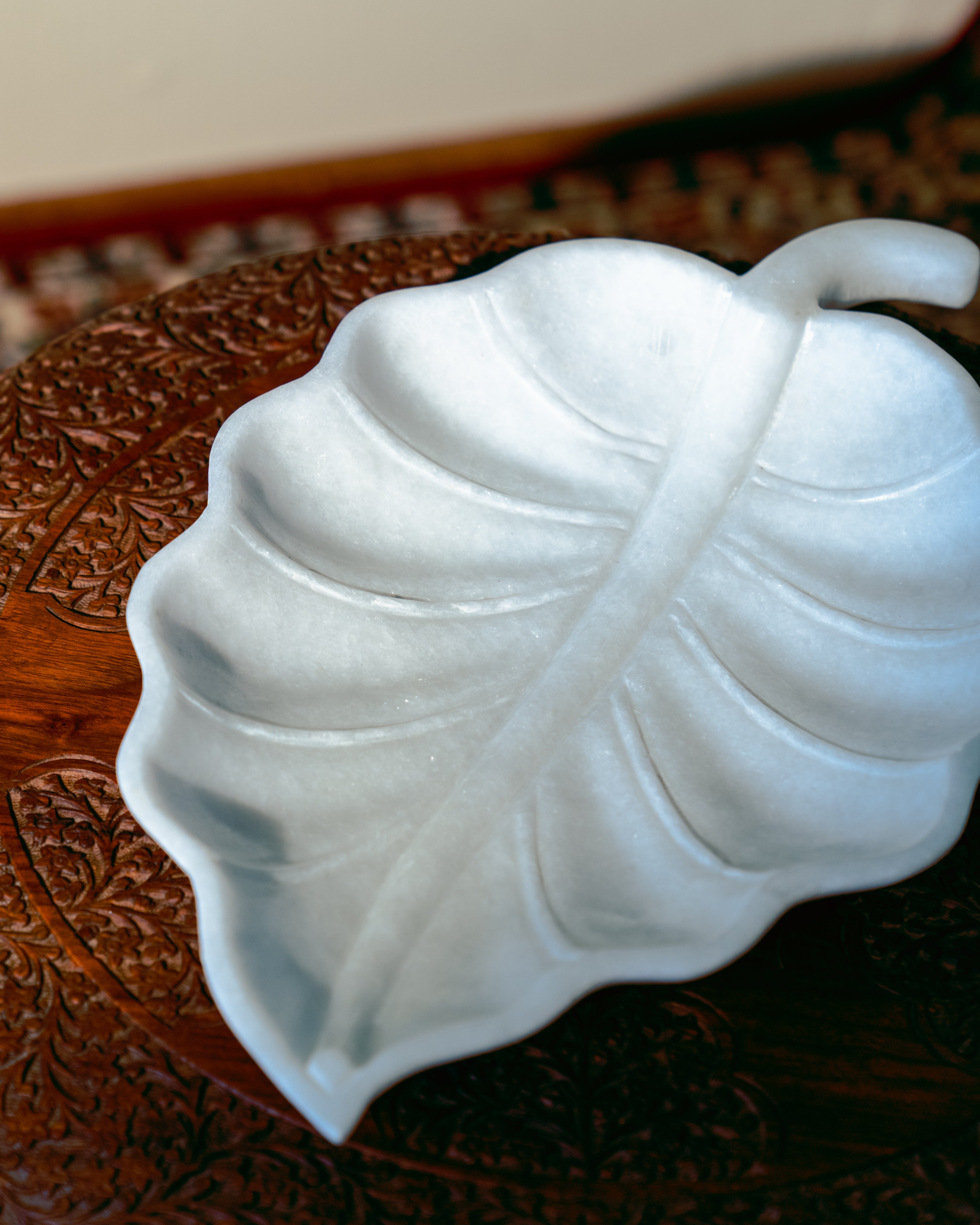 White Makrana Marble Peepal Leaf Bowl