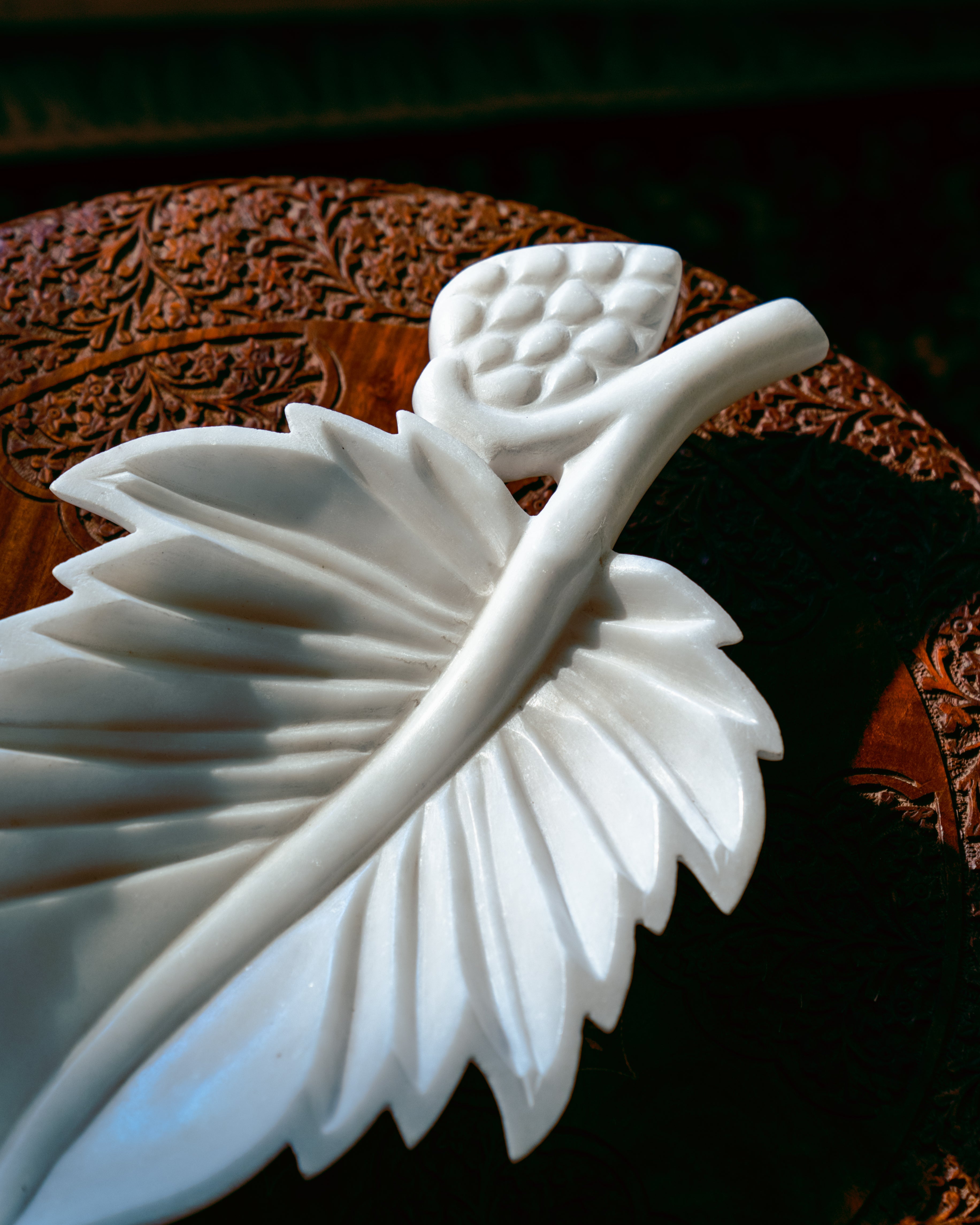 White Makrana Marble Strawberry Leaf Bowl