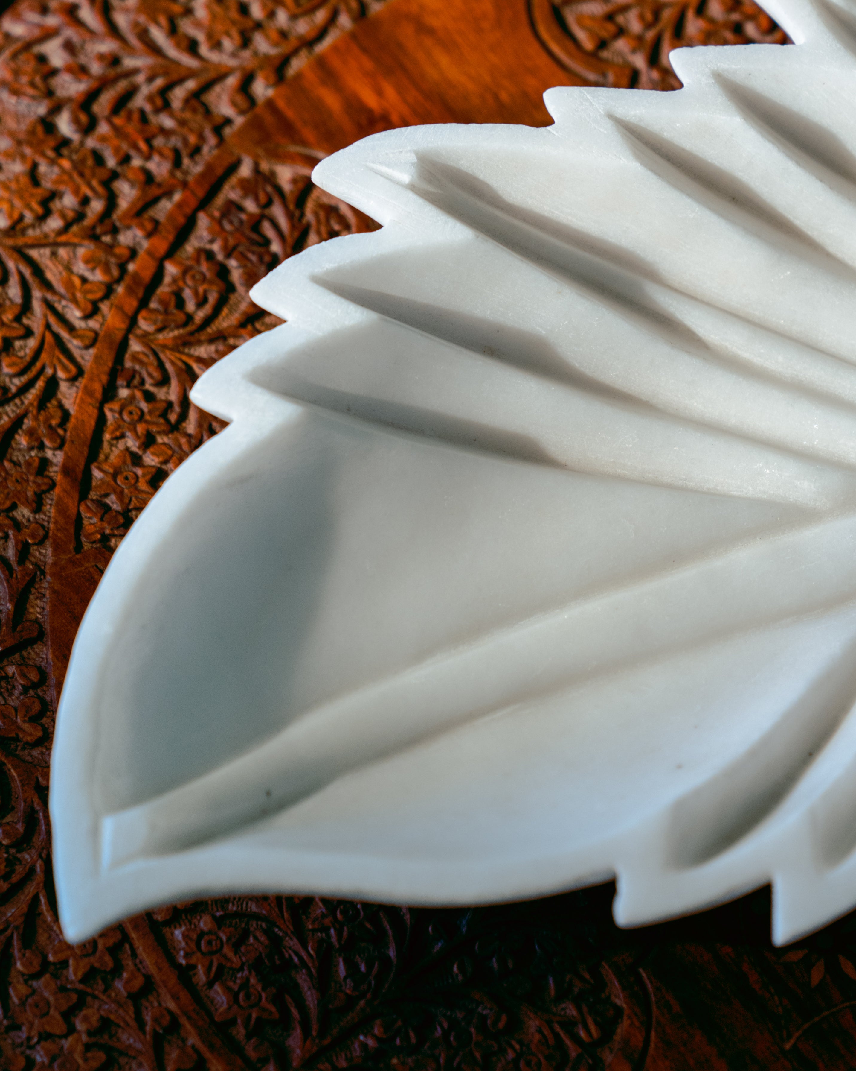 White Makrana Marble Strawberry Leaf Bowl