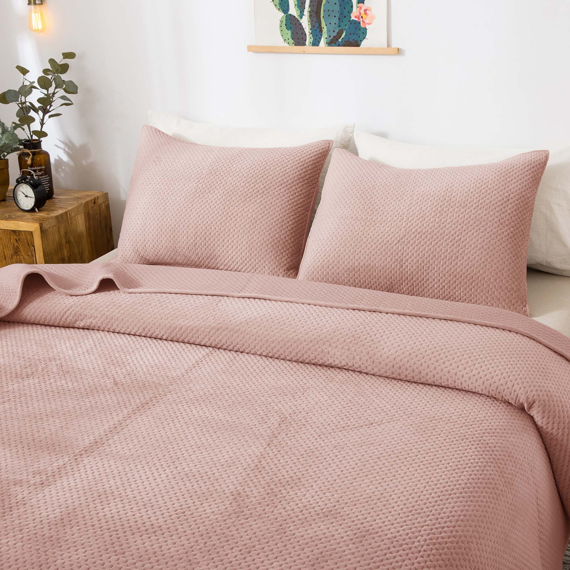 Kasentex Ultra Soft Plush Poly-Velvet Quilt Set, Queen, King, Room Decor, Graduation Gifts, Fathers Day Gift