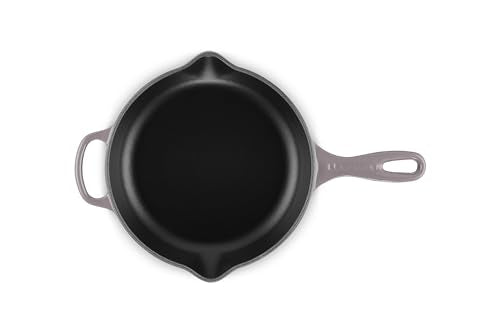 Le Creuset Enameled Cast Iron Signature Iron Handle Skillet, 9 (1-3/8 Qt.), Oyster