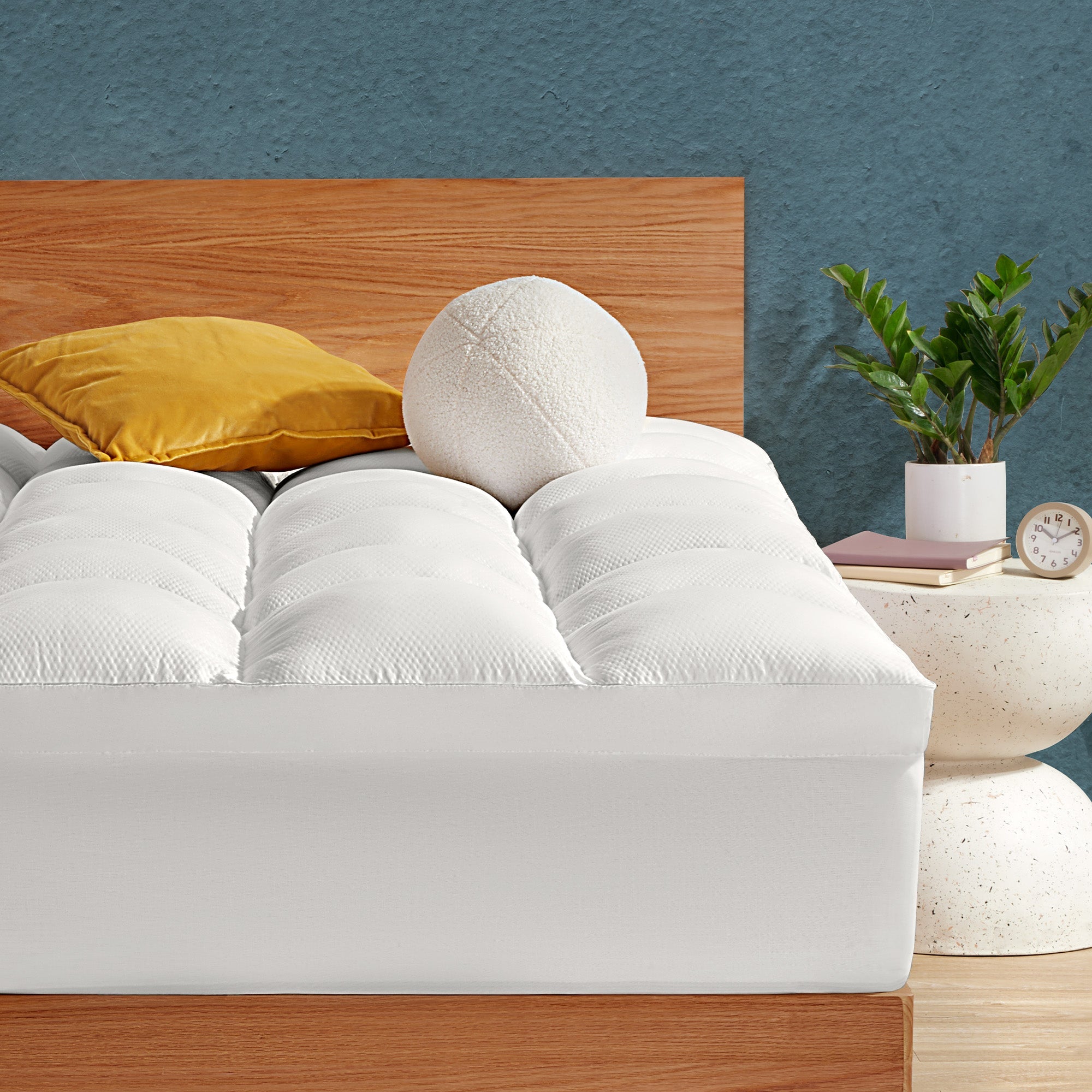 Extra Fluffy Mattress Pad Deep Pockets White