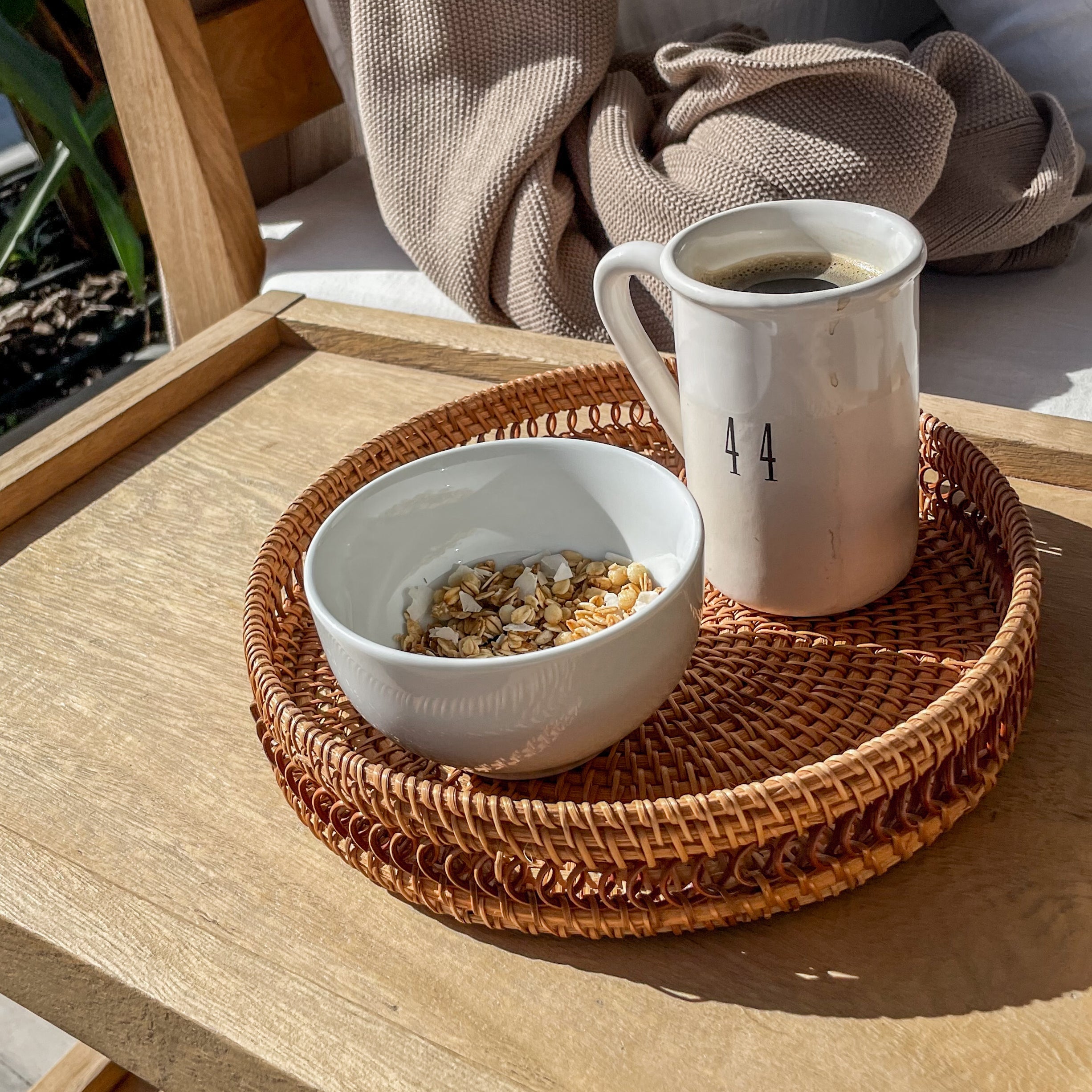Round Rattan Tray — Decorative White Woven Tray for Coffee Table & Home