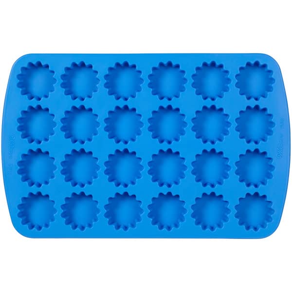 Wilton Easy Flex Silicone 24-Cavity Bite Daisy Pan