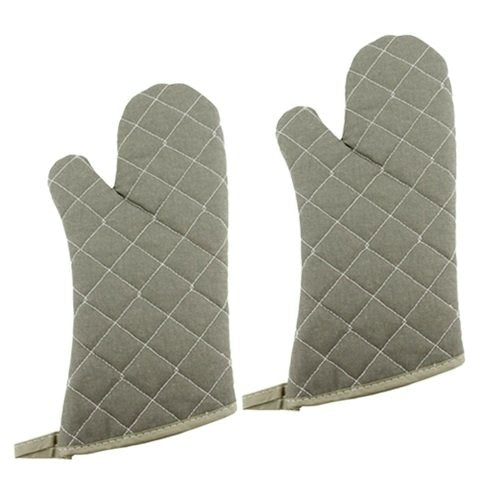 New Star Foodservice 32024 Commercial Grade Flame Retardant/Resistant Oven Mitts, Up To 400F, 15-Inch, Set Of 2
