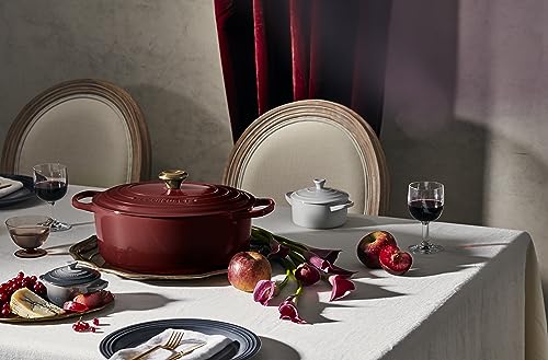 Le Creuset Enameled Cast Iron Signature Oval Dutch Oven, 6.75 Qt., Rhone