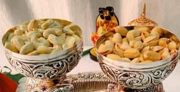 LABHCART Brass Elephant Urli Bowl Ethnic Design Uruli Pot for Home Decor Floating Flowers Candle Lamps Temple