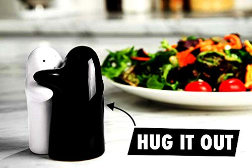 Salt And Pepper Shakers Cute Decorative Novelty Hugging Shakers Couple Set Black And White Modern And Vintage Hug Design Easy To