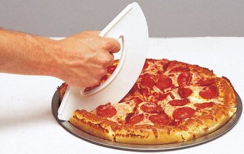 Smartwares Rock'N Roll Pizza Cutter, Plastic, Non-Stick, Rocking, 9 Inch, Made In Usa, White