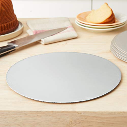 Fox Run 12-Piece Cardboard Scalloped Cake Circle Base, 10'', Silver