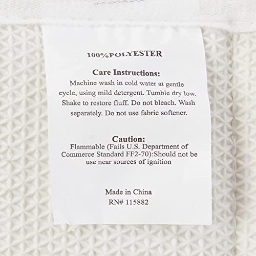 Zahari Home Sinatra Bathroom Rug Classic Bath Rug Stylish Bling Bath Mat, Size 32'' X 21'', White