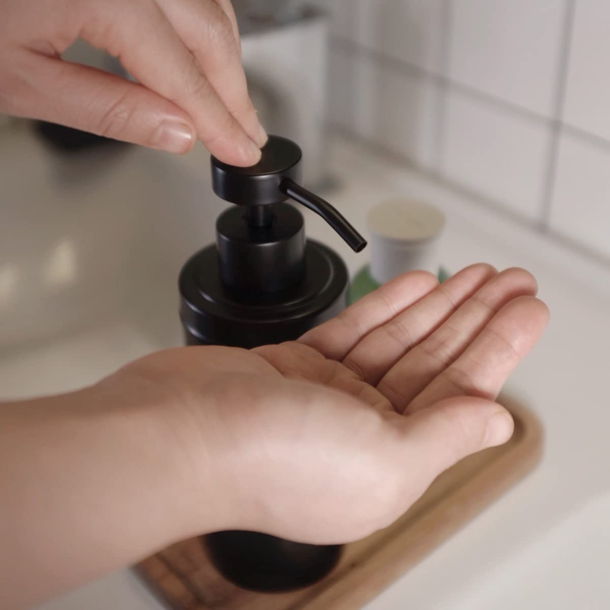 Zegeon Stainless Steel Soap Dispenser For Bathroom, Matte Black Flat Design, Metal Pump, 10Oz Rust-Proof Liquid Hand Soap Dispen