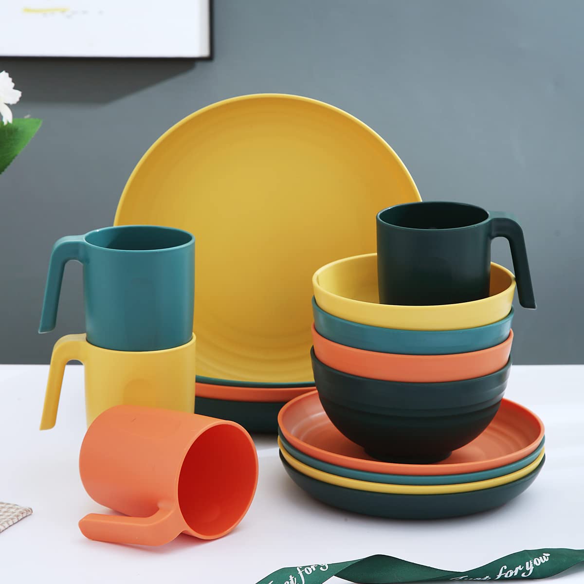 Kyraton Plastic Dinnerware Set of 16 Pieces  Unbreakable And Reusable Light Weight Plates Mugs Bowls Dishes Easy to Carry And Clean Microwave Safe BPA Free Dishwasher Safe Service For 4 (Mutil Color)