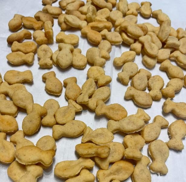 Mini Tiny Goldfish Fish Cracker Cookie Cutter Mold Baked Shaped Maker For Kids Mini Gluten Free Diy 1 Inch (Goldfish)