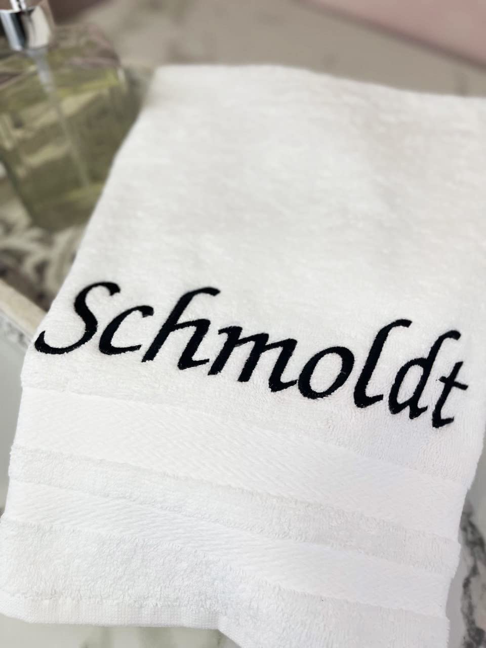 Liberty21 Monogrammed Personalized Bath Towel. Custom Embroidered Towel. (White)