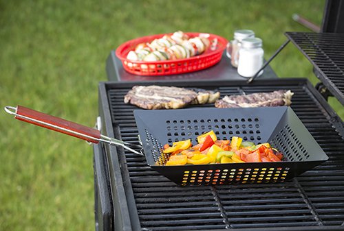 Tablecraft Bbq Nonstick 21-Inch Square Grilling Basket With Wood Handle, Small, Black