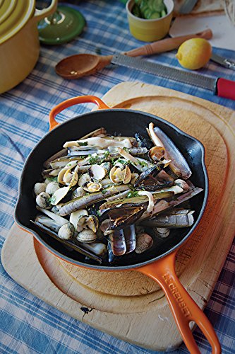 Le Creuset Enameled Cast Iron Signature Iron Handle Skillet, 9 (1-3/8 Qt.), Flame