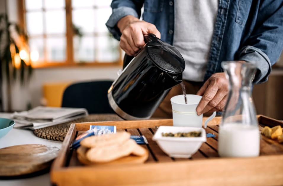 ' Occasions '' 40 Mugs Pack, Heavyweight Disposable Wedding Party Plastic 8 Oz Coffee Mugs/Tea Cups/Cappuccino Cups/Espresso Cu