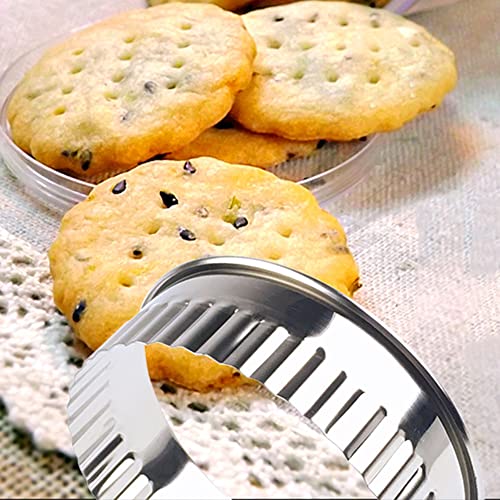 Xoutuo Fluted Edge Round Cookie Biscuit Cutter Set 12, Metal Circle Biscuit Cutters Set, Wave Pastry Donut Doughnut Cutter Set S