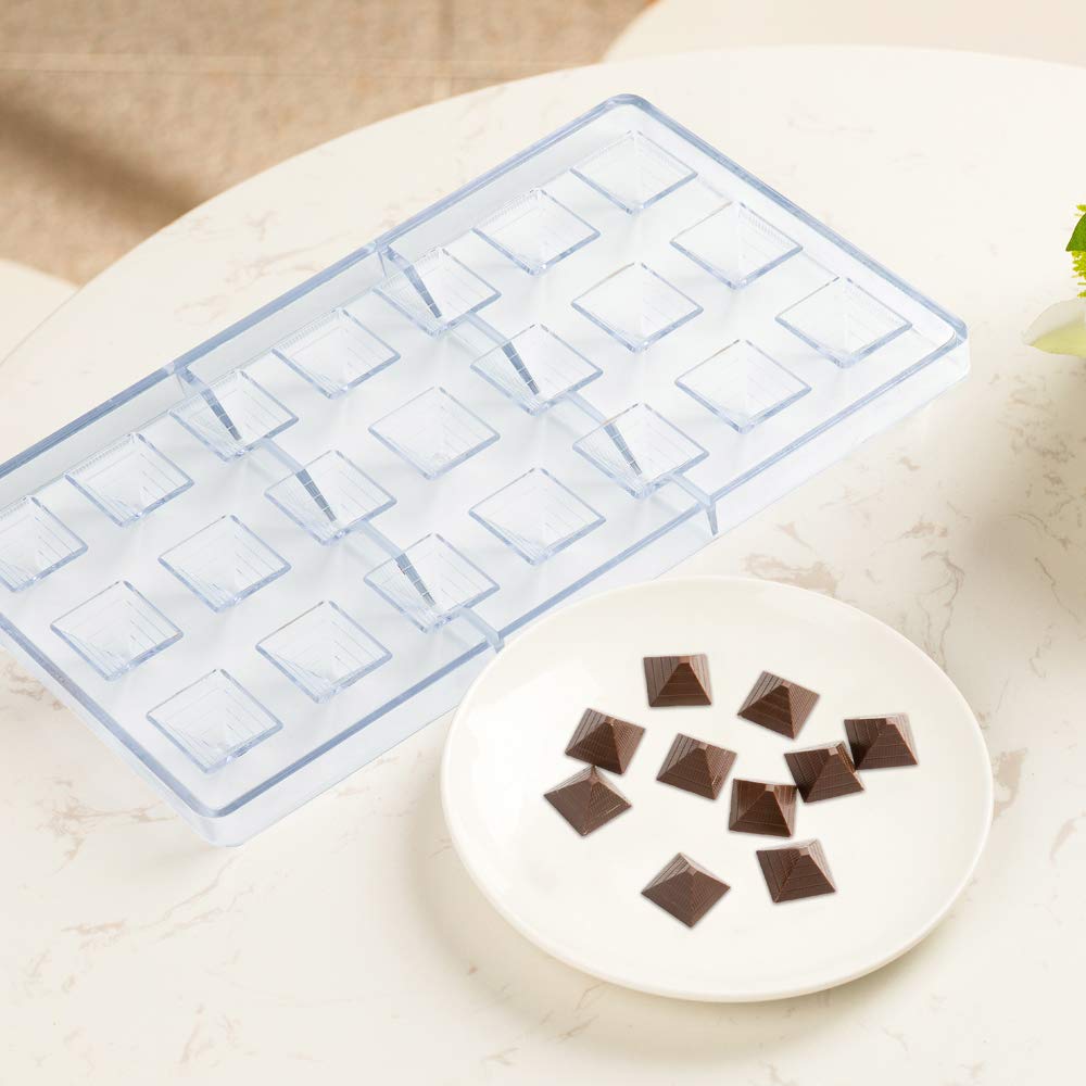 Restaurantware Pastry Tek 10.8 X 5.3 Inch Hard Candy Molds 10 Pyramid Chocolate Candy Molds - 21 Cavities Freezer-Safe Clear Pol