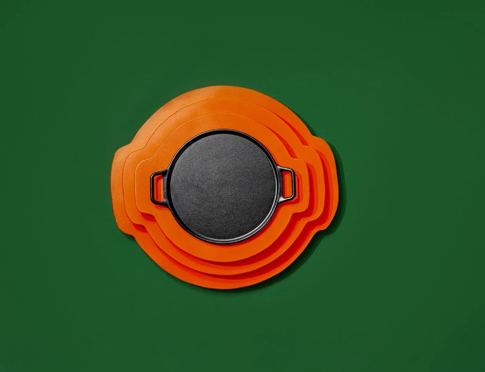 Lodge Bold 14 Inch Seasoned Cast Iron Pizza Pan, Design-Forward Cookware