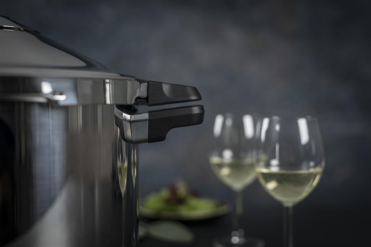 Kuhn Rikon DUROMATIC Pressure Cooker 11    8.45 qt family of 6 wide base for better braising, Stainless