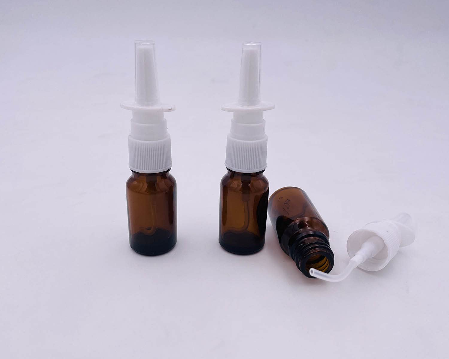 erioctry 3PCS 5ML Empty Refillable Amber Glass Nasal Bottle Pump Cleanser Container for Washing