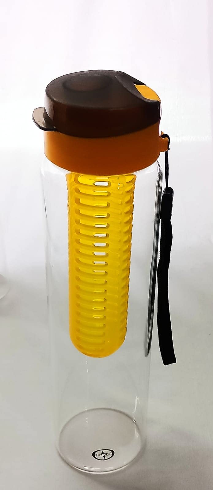 Isko Borosilicate Glass Fruit Infuser Bottle With Sipper Cap And Protective Fabric Sleeve (750 Ml) 1 Pc