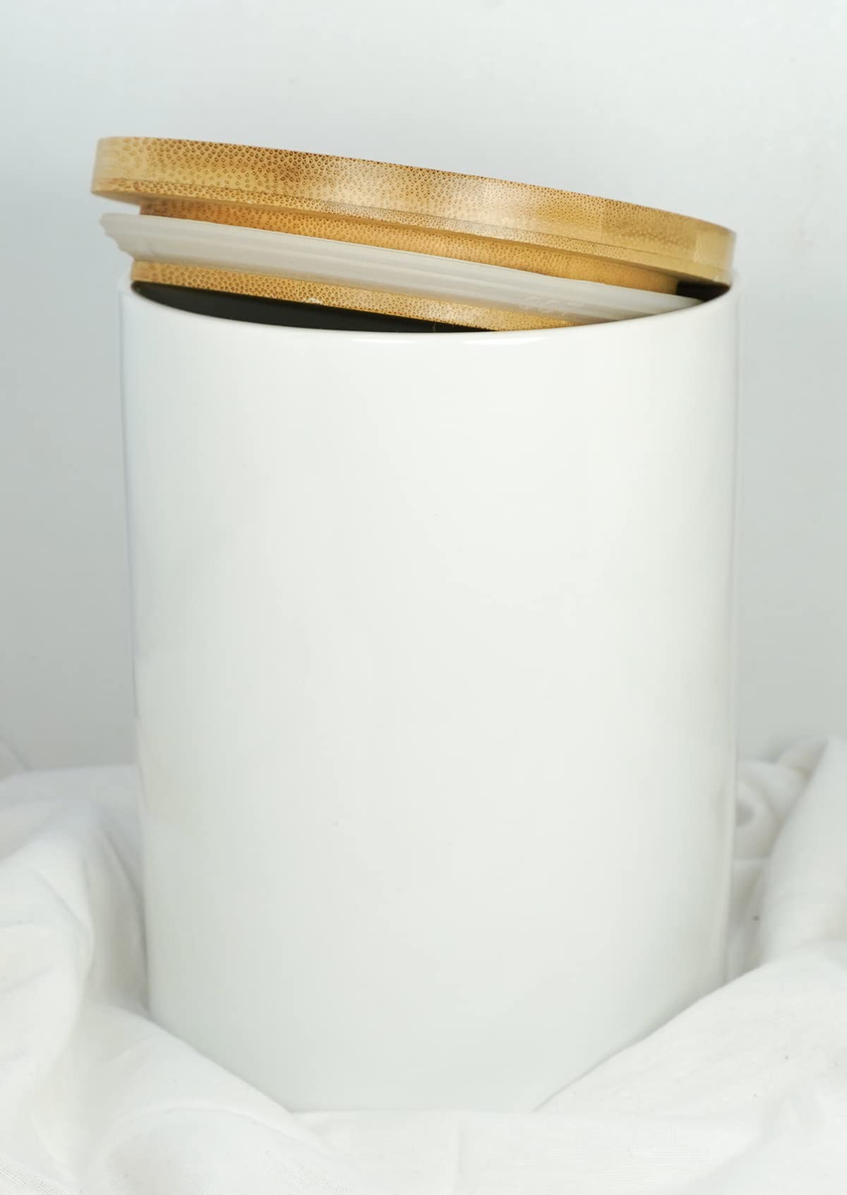 White Ceramic 1050Ml 4 Cup Food Storage Jar Canister With Airtight Bamboo Lid And Silicone Seal Container For Counter - Great Fo