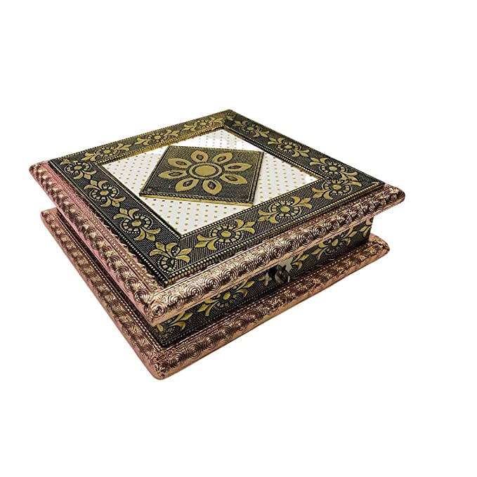 Handicrafts Wooden Dry Fruit Box, 20.32 X 20.32 X 7.62 Cm, Gold, 1 Kg Capacity, 4 Compartments, Classic Style, For Dry Fruits, S