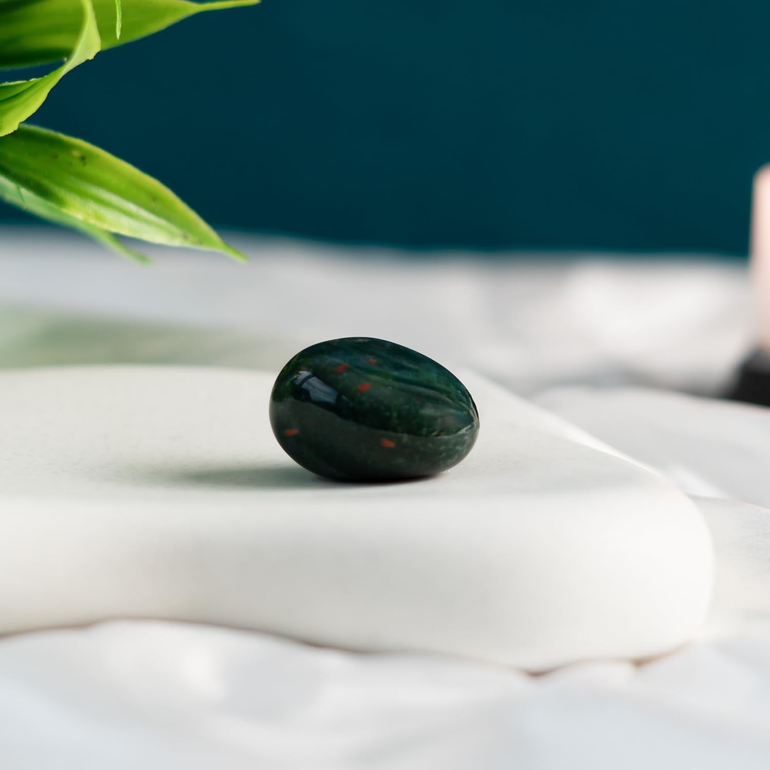 Astrotalk Bloodstone Tumble | Boosts Courage, Willpower & Physical Vitality | Enhances Immunity, Detox & Confidence | Grounding & Strength | Home & Office Decor | Gift for Man & Woman