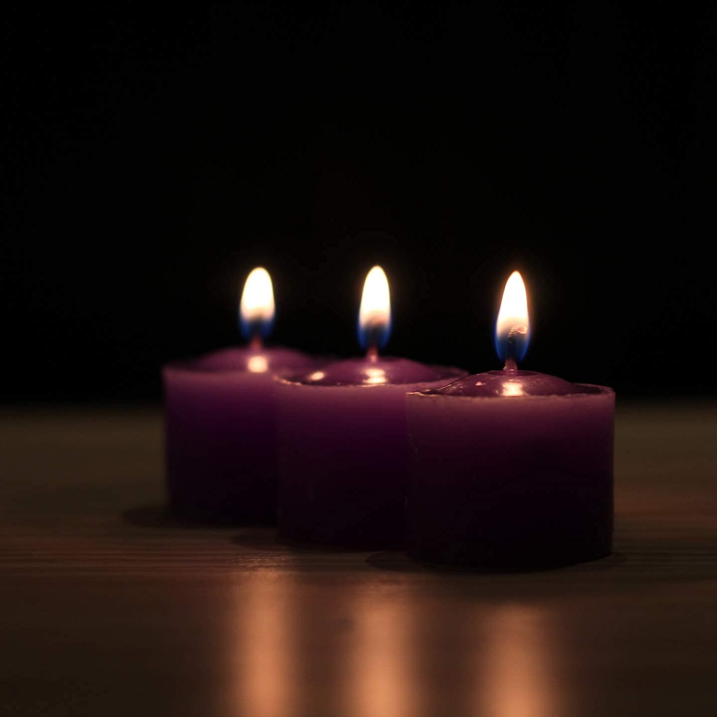 MOWIN Votive Candles Unscented Smokeless Wax Candles Set of 6 Votive Glass Candle Home Decor Small Candle 8-9 Hour (Purple Votiv