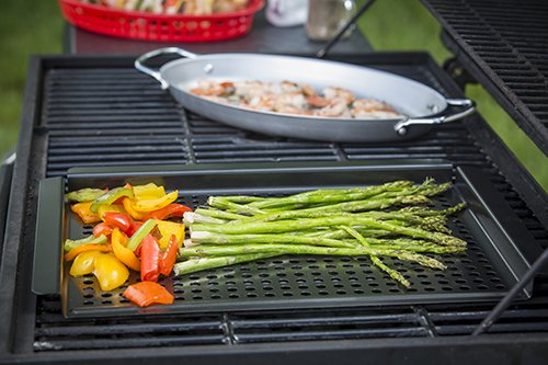 Tablecraft Bbq Nonstick 16-Inch Grilling Tray, Small, Black