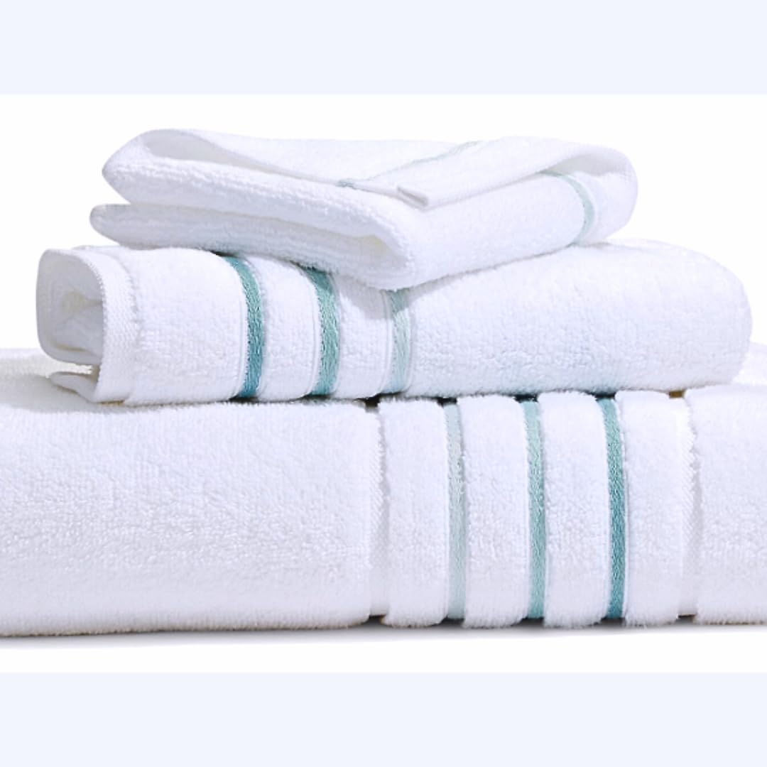 Bath Towel Set_White Towel For Bathroom, Luxury Hotel &Spa Quality, 100% Cotton .Includes 2 Large Bath Towels, 2 Hand Towels And