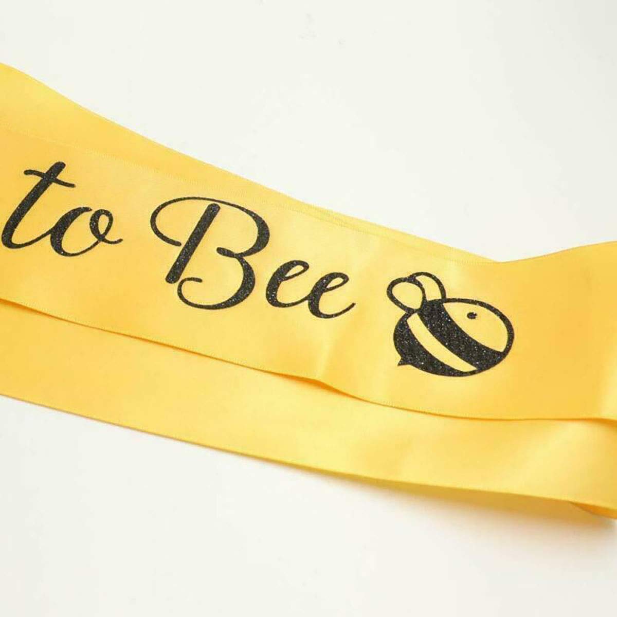 Lingaixinyue Baby Shower Decorations -'Mommy To Bee' Gold Sash And 'Daddy To Bee' Tinplate Badge Combo Kit Baby Shower Party Fav