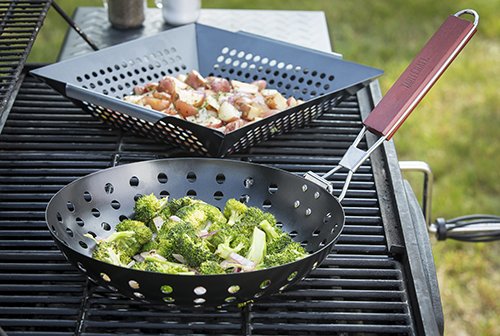 Tablecraft Bbq Nonstick Grill Wok With Wood Handle, Small, Steel
