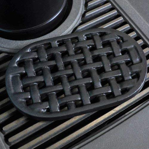 Minuteman International Cast Iron Oval Lattice Trivet Black