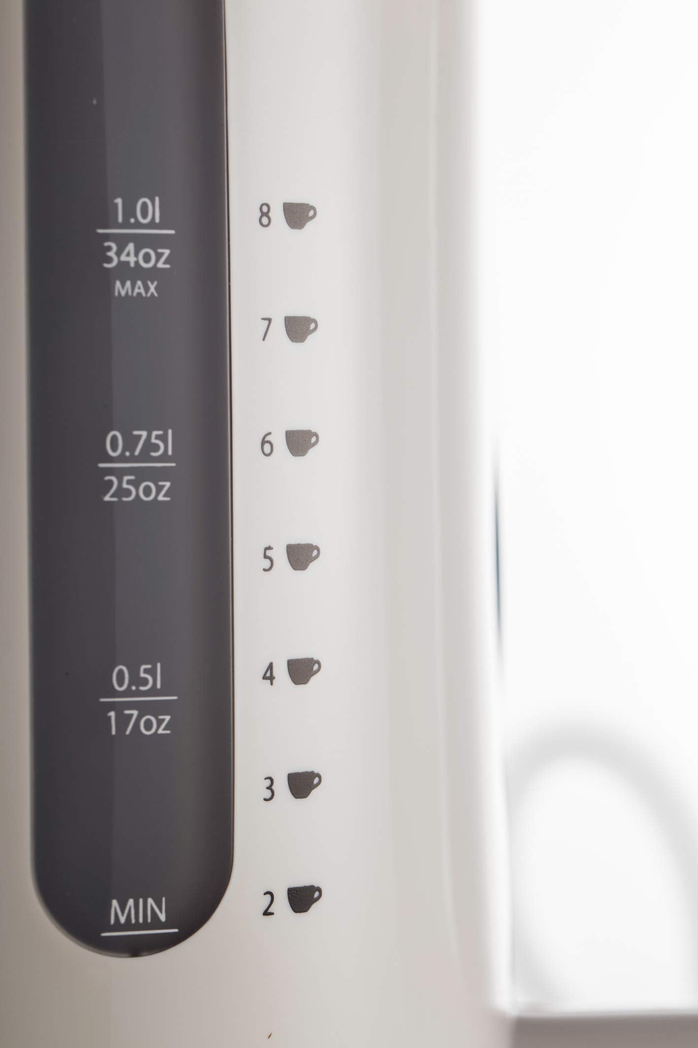 Bodum 34Oz Bistro Electric Water Kettle For Coffee & Tea, Bpa-Free Plastic, Rapid-Boil, Auto Shut-Off, White