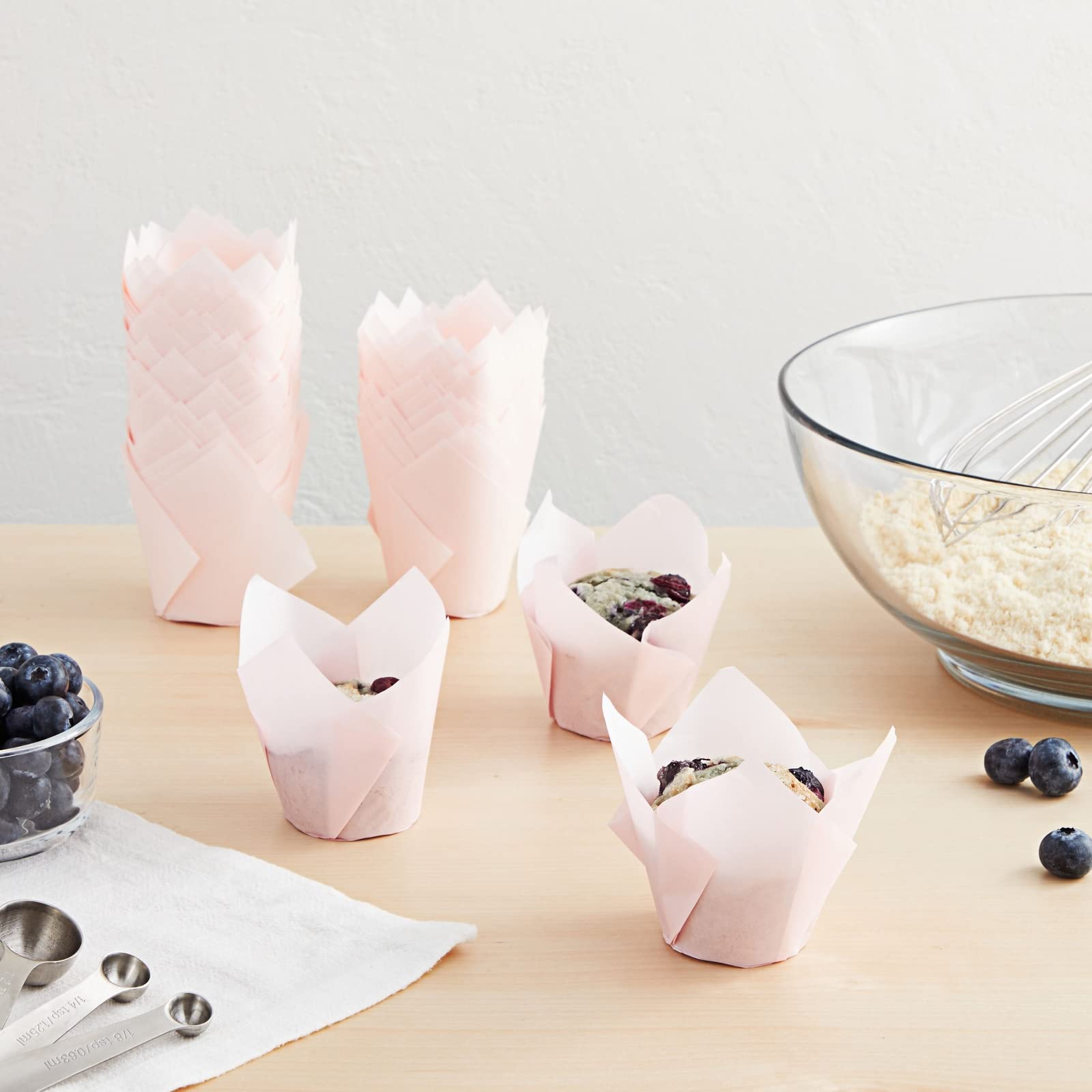 Juvale 100 Pack Tulip Pink Cupcake Liners, Medium Baking Cups, And Muffin Wrappers, Perfect For Birthday Parties, Weddings, Baby