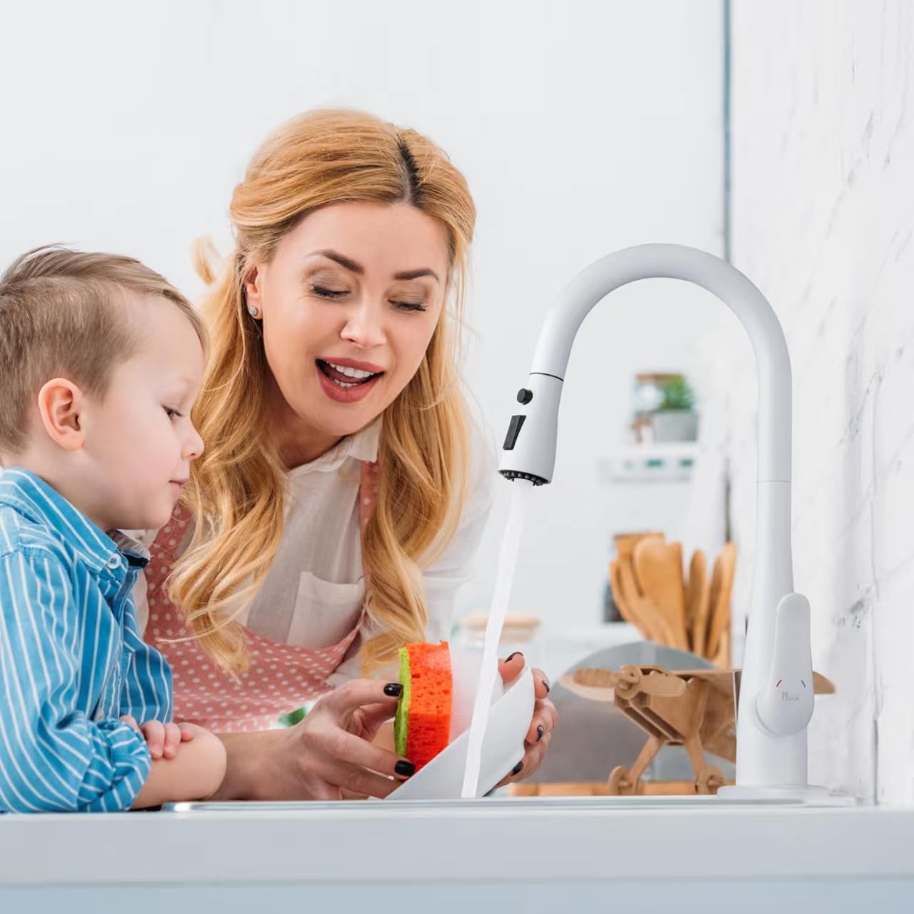 Hghgk Kitchen Faucet With Soap Dispenser And Pull Down Sprayer - Stainless Steel Single Handle Kitchen Sink Faucet, 1 Or 3 Hole