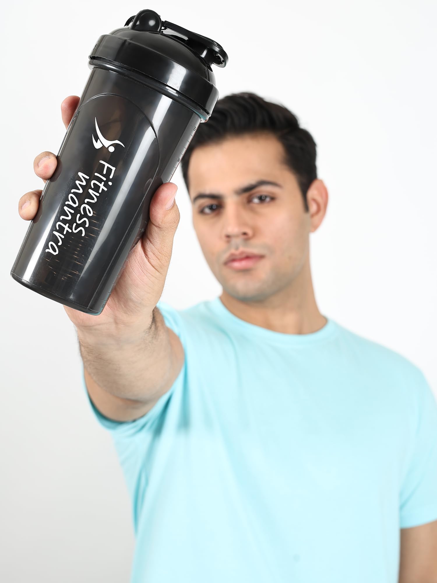 Fitness Mantra 700ml Classic Shaker Bottle for Men & Women [Capacity 700 ml, Black Color]