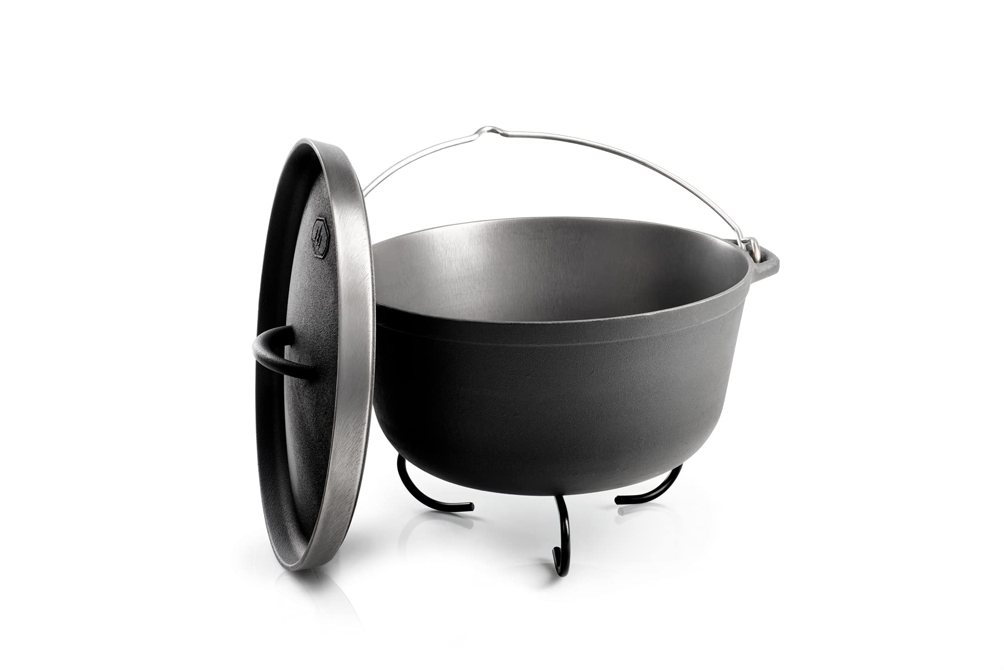 GSI Outdoors Guidecast 5qt Dutch Oven | Cast Iron Dutch Oven for Camping, Cabin and Home Kitchen