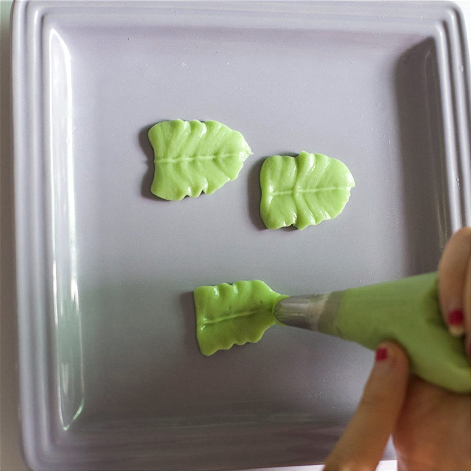 Leaf Piping Tips, Hsxxf 5Pcs Russian Piping Tips Stainless Steel Piping Tips Piping Nozzles Cake Piping Icing Nozzles Cake Decor