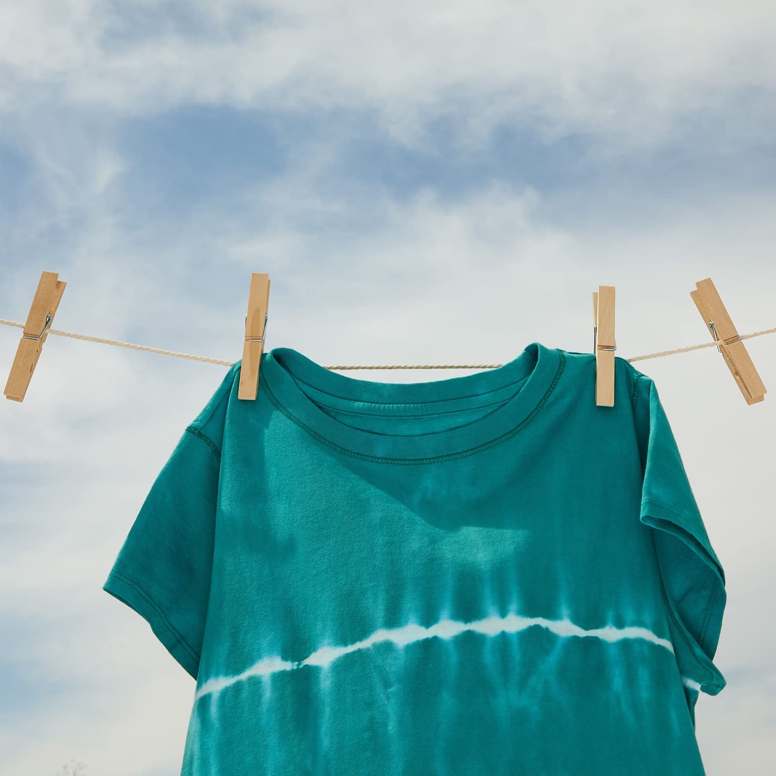 Juvale 100-Pack Large 4 Inch Wooden Clothespins - Heavy Duty Outdoor Clothes Clips For Hanging Clothes, Art, Crafts, Photo Displ