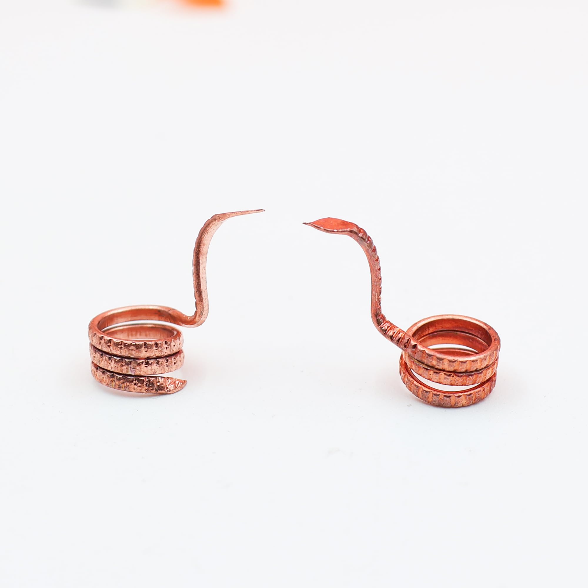 Rolimoli Copper Naag Nagin Pair/Tambe Ke Naag Nagin For Astrology And Vastu Remedies (Height : 2Cm | 2.33Gm) Pack Of 04